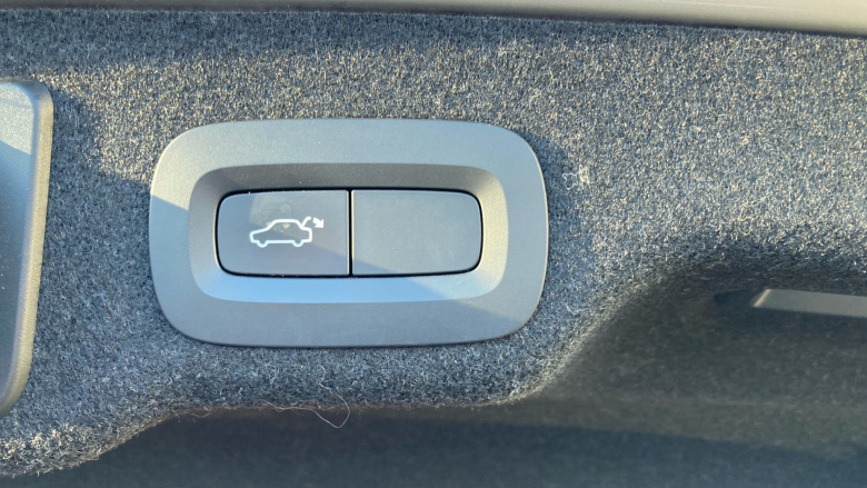 Volvo S90 2.0 D4 R DESIGN 4dr Geartronic Diesel Saloon